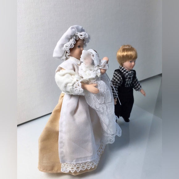Dollhouse Miniature Poseable Victorian Maid 6”, Boy 4.5”, & Baby 2” Porcelain - Picture 4 of 11